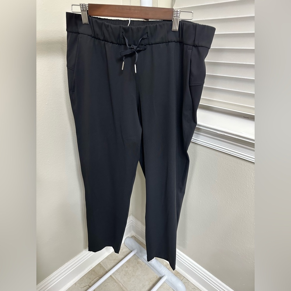 lululemon athletica Black Drawstring Cropped Pants, 12